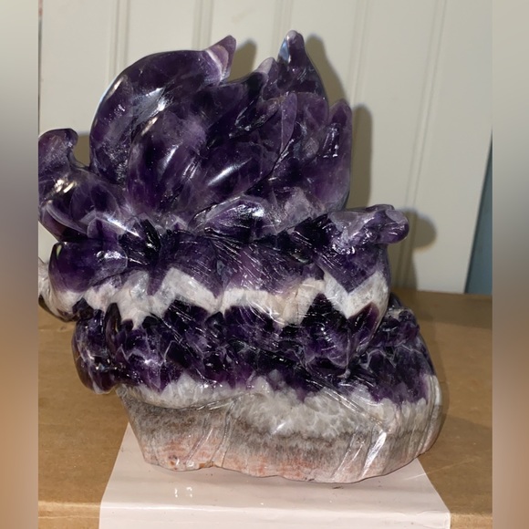 Dream Amethyst Nine Tail Fox - Picture 2 of 3